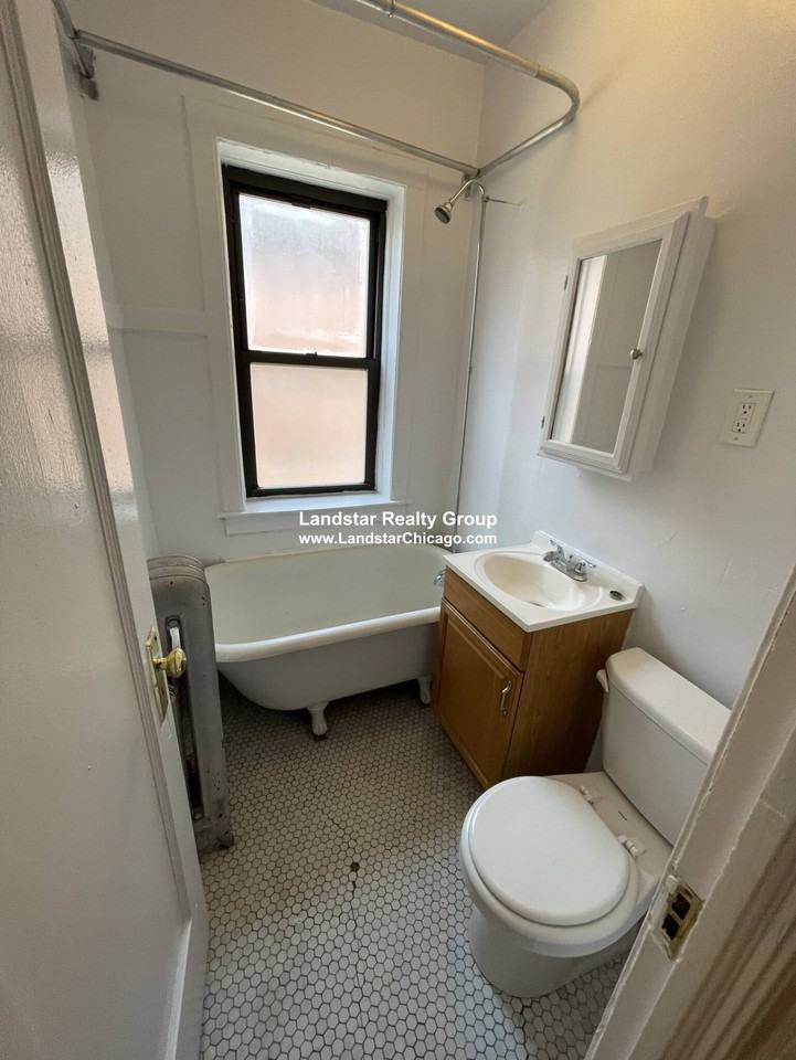 3304 W Schubert Ave #2K - Photo 4 of 8