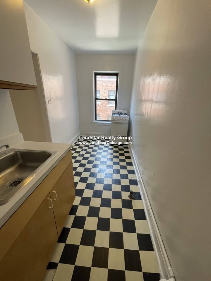 3304 W Schubert Ave #2K - Photo 7 of 8