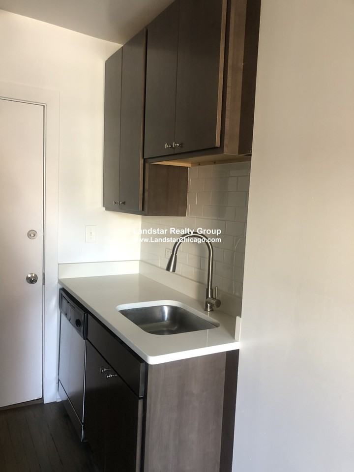 2645 N Spaulding Ave #1E - Photo 7 of 20