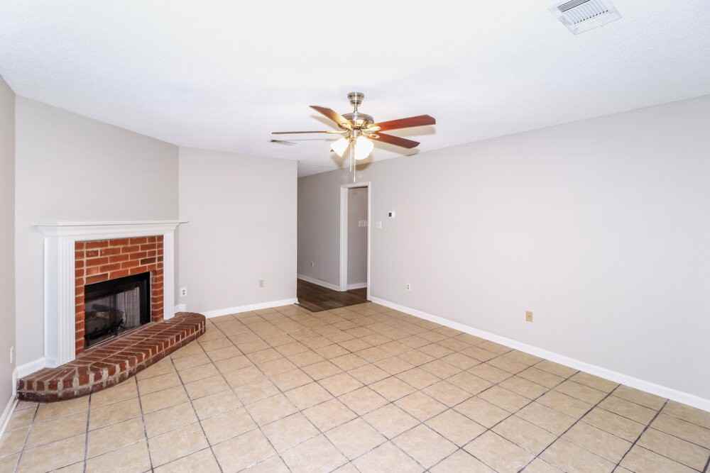 1067 Nolan Ln - Photo 4 of 16