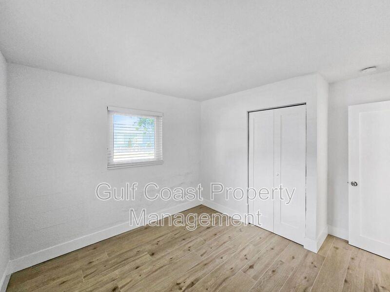 516 12th St W #A - Photo 7 of 10