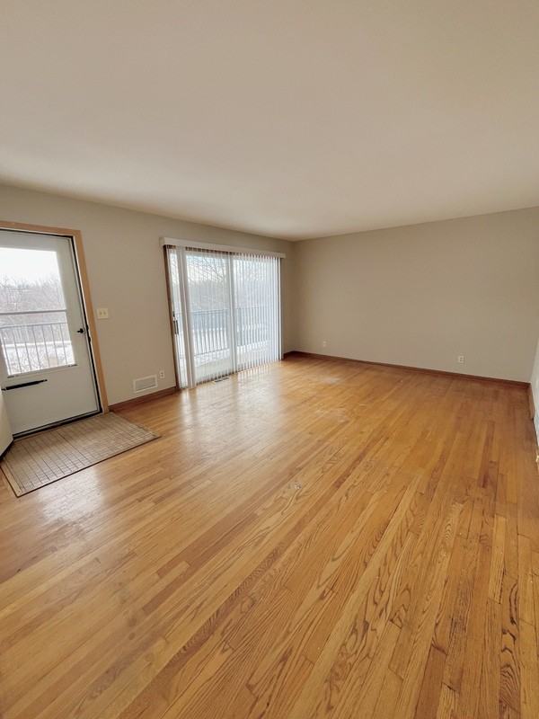 126 Wabash Ave - Photo 3 of 16