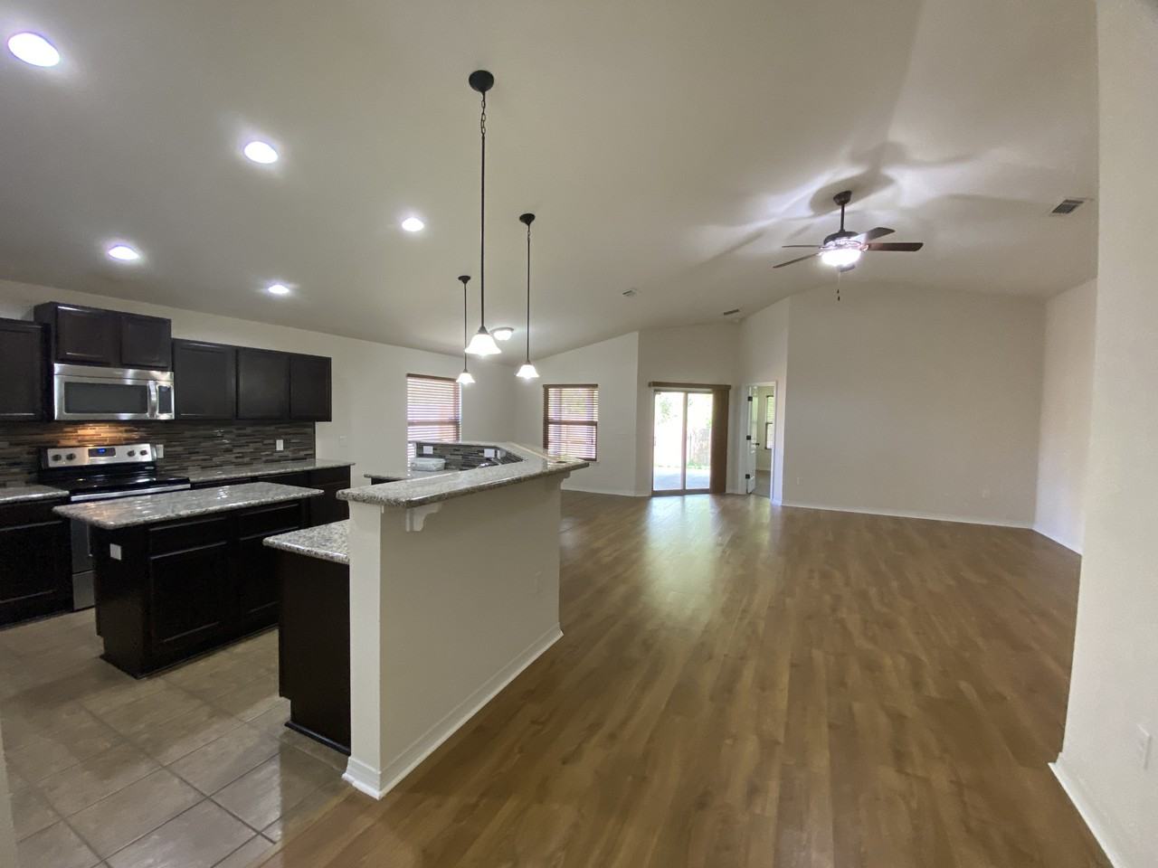 8466 Island Dr - Photo 7 of 35