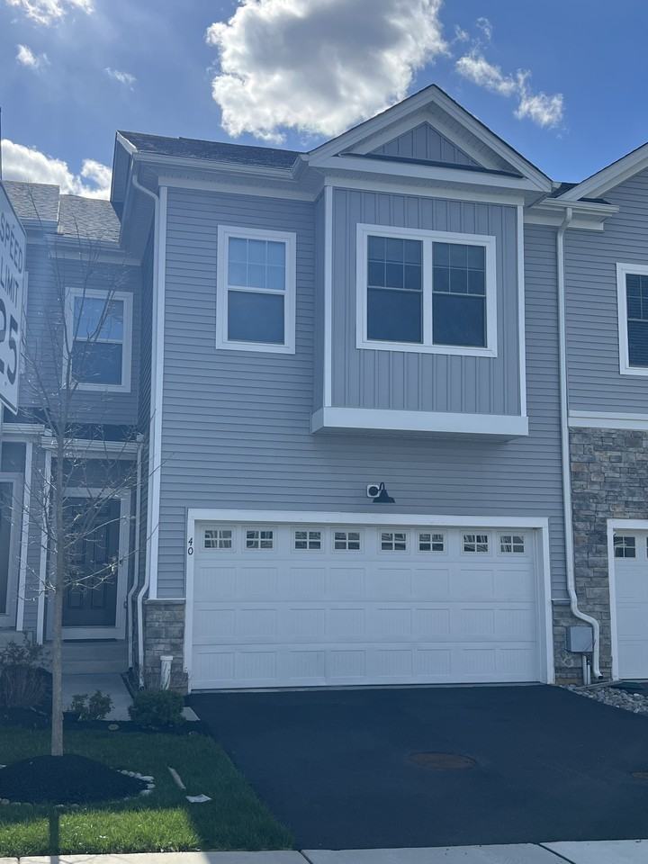 40 Lochiel Ln - Photo 2 of 50