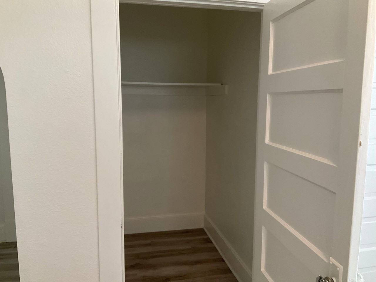 830 N Van Buren St - Photo 3 of 5