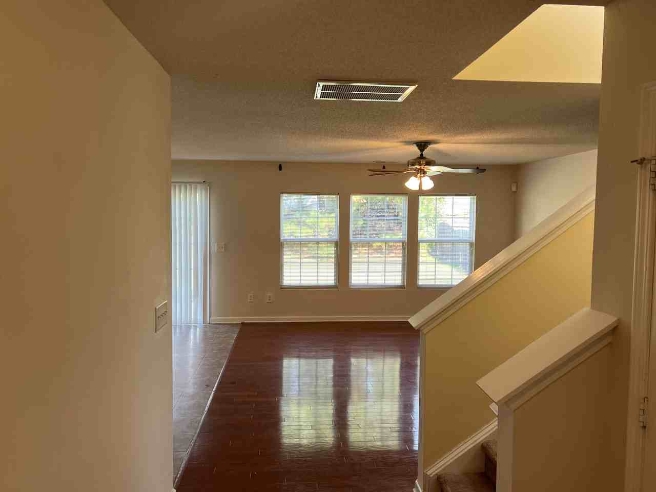 609 Magna Dr - Photo 2 of 27