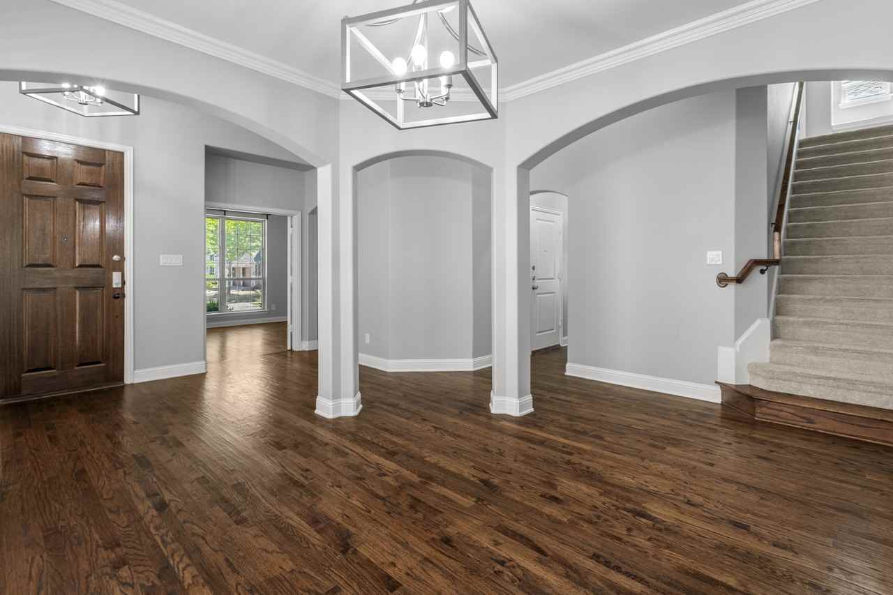8024 Paisley - Photo 3 of 50