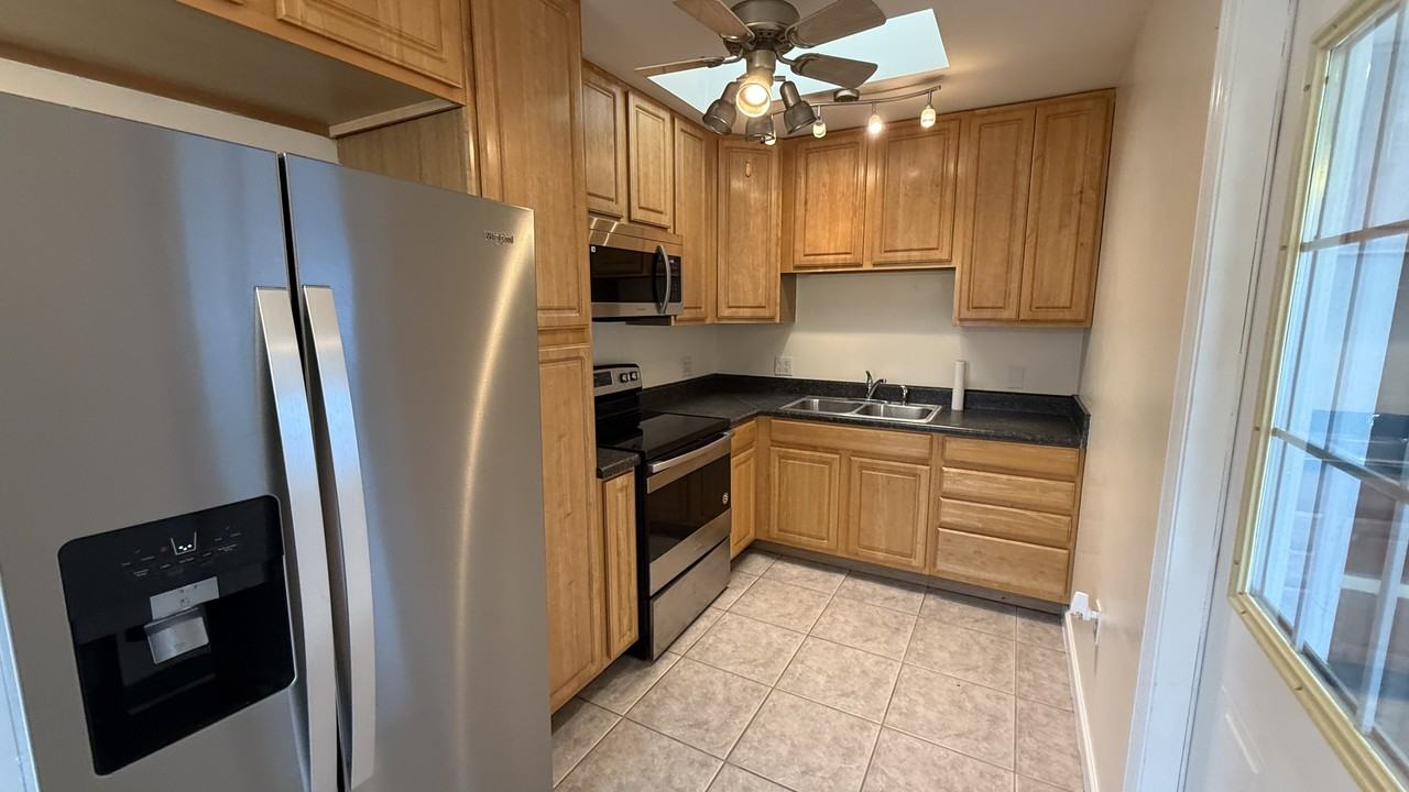 824 Conreid Dr Ne - Photo 4 of 16