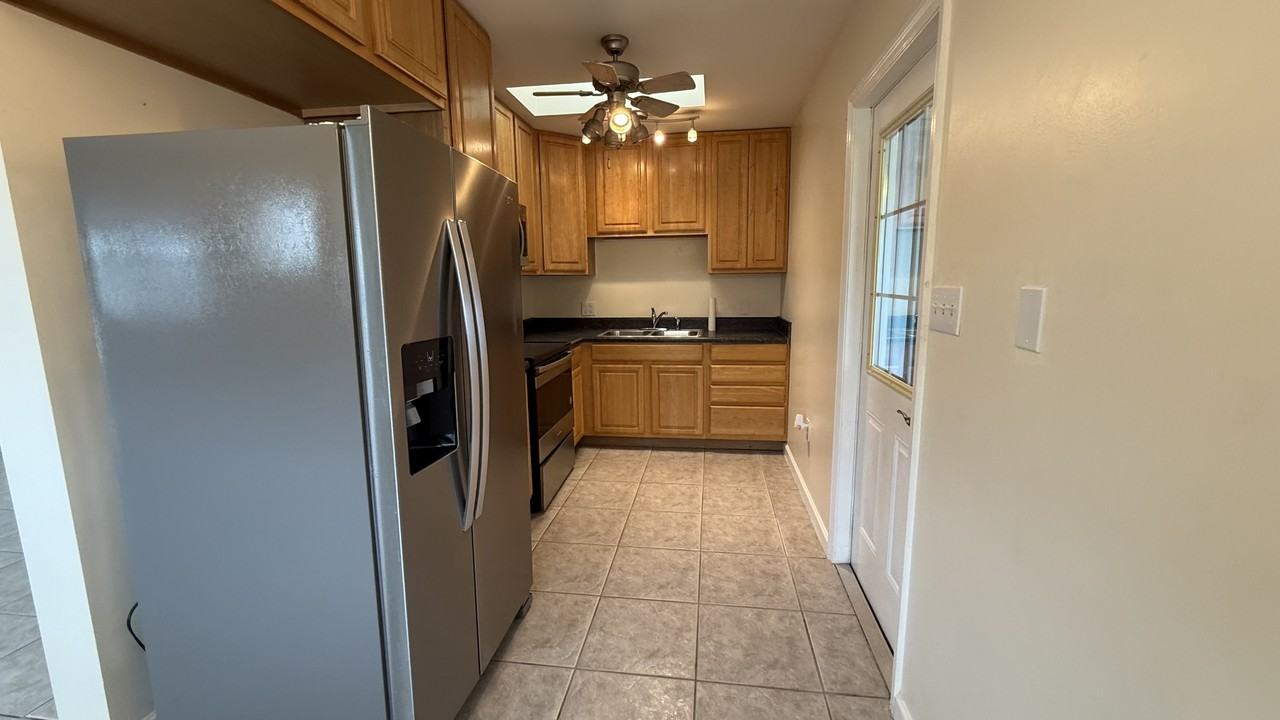 824 Conreid Dr Ne - Photo 5 of 16