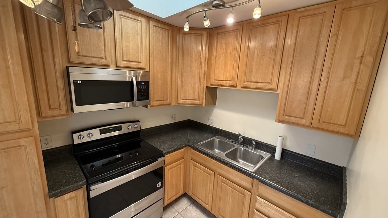 824 Conreid Dr Ne - Photo 6 of 16