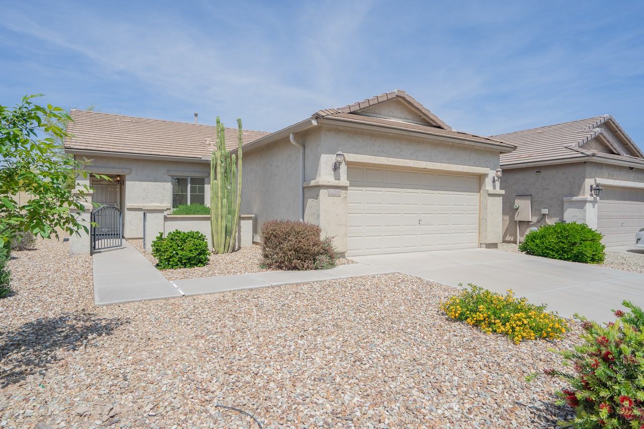 19426 W Woodlands Ave - Photo 3 of 34