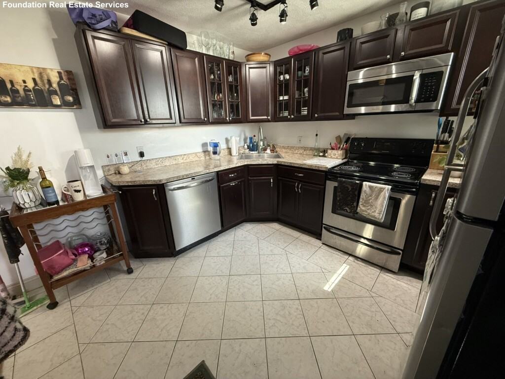 1693 Commonwealth Ave #B - Photo 4 of 15