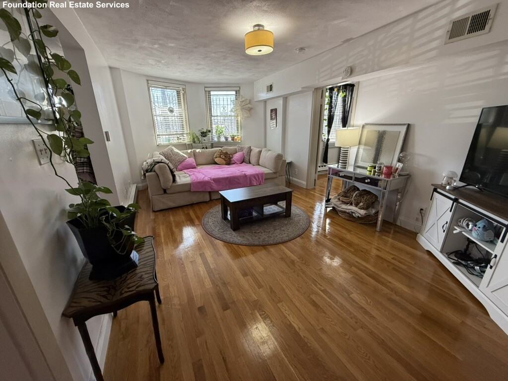 1693 Commonwealth Ave #B - Photo 2 of 15