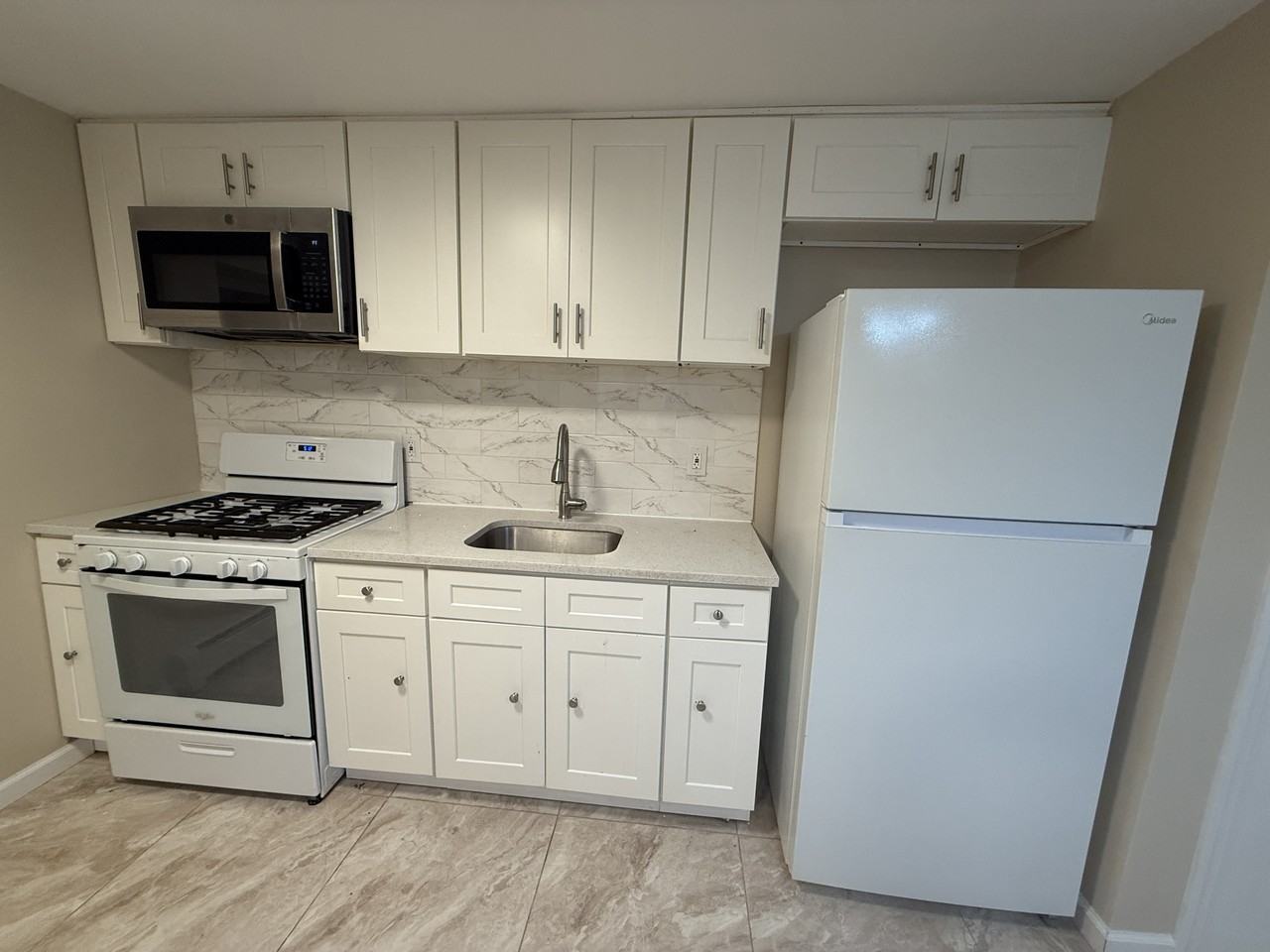 286 Lake Ave #2 - Photo 3 of 16