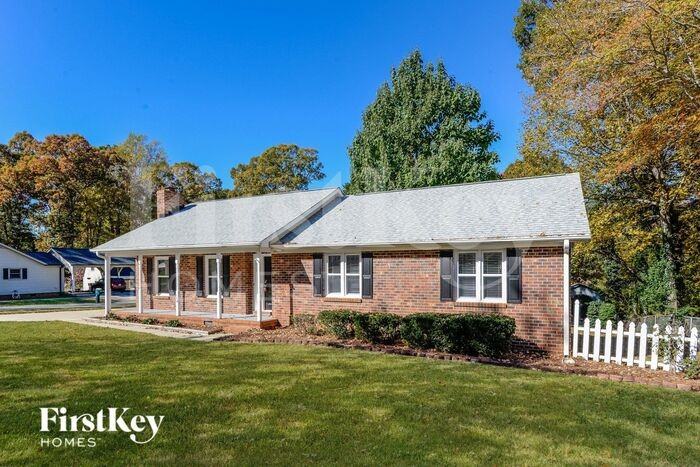 104 Vermont Dr - Photo 2 of 15