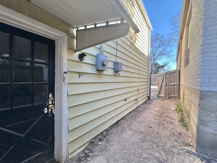 300 E Dodge St - Photo 3 of 20