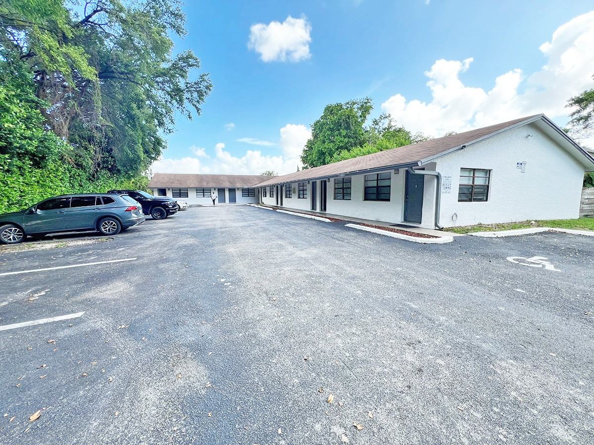 2316 Monroe Street - Photo 2 of 16