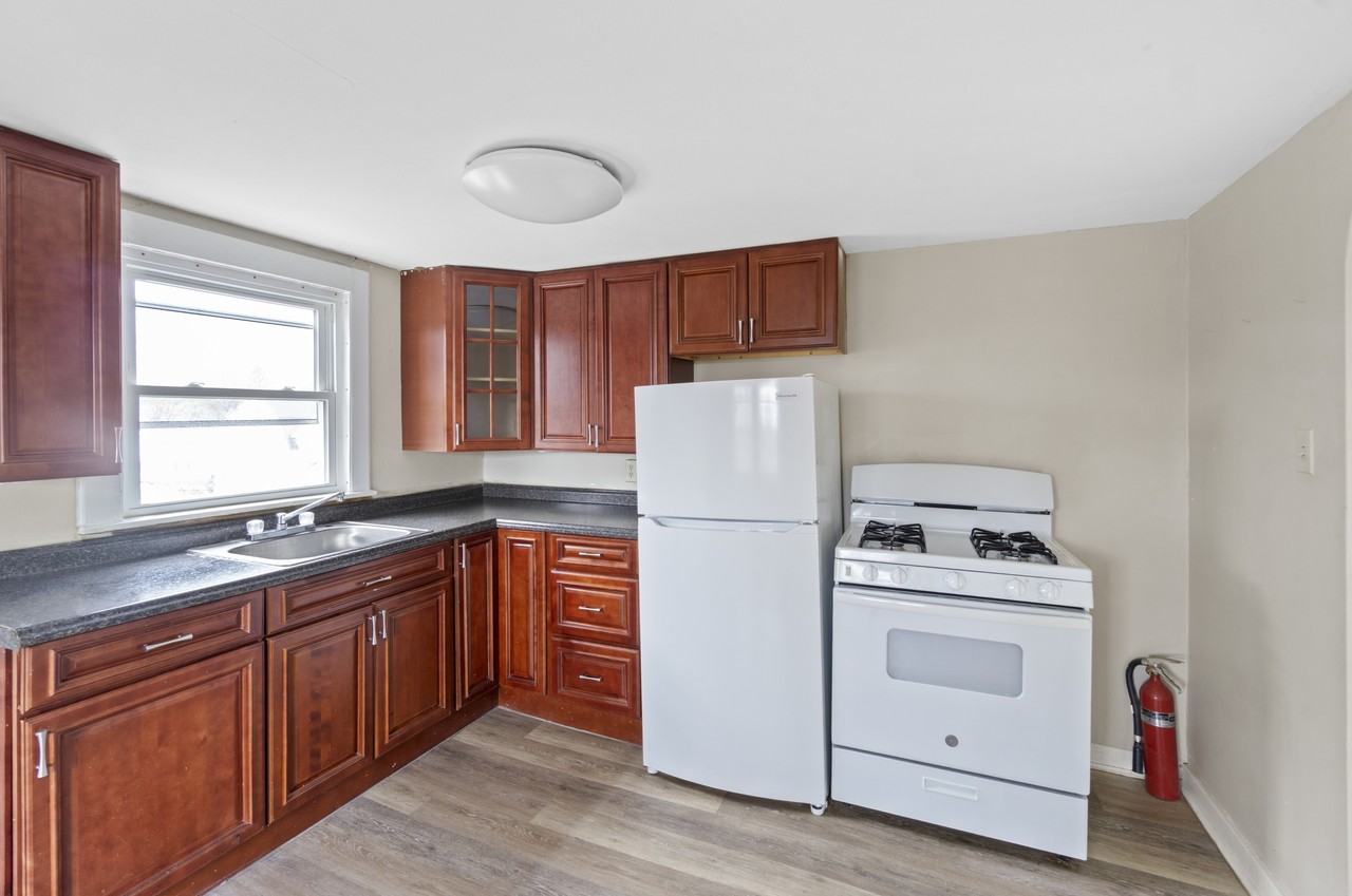 701 Northcliffe Rd - Photo 2 of 11