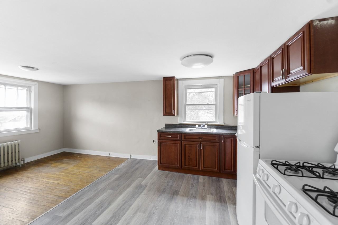 701 Northcliffe Rd - Photo 3 of 11