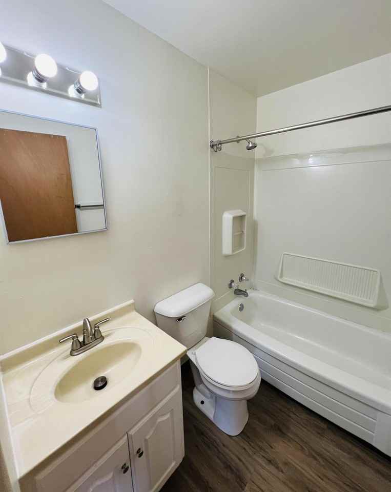 2120 3rd Ave SE - 12 PLEX - Photo 5 of 7