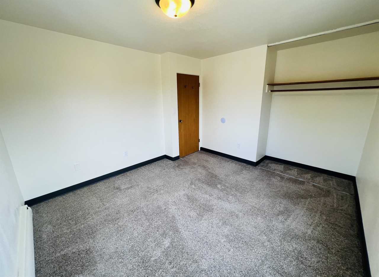 2120 3rd Ave SE - 12 PLEX - Photo 7 of 7