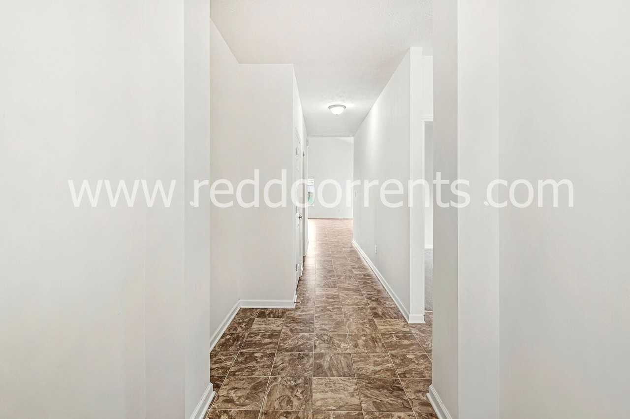 692 N Granite Dr - Photo 2 of 25