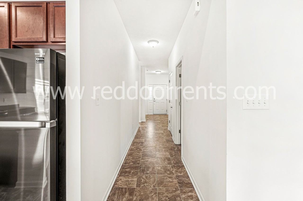 692 N Granite Dr - Photo 3 of 25