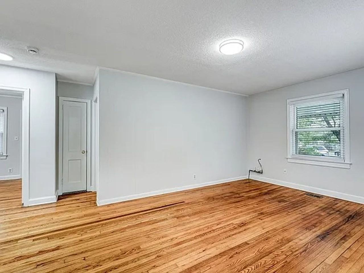 2735 Robin Hood Dr - Photo 2 of 19