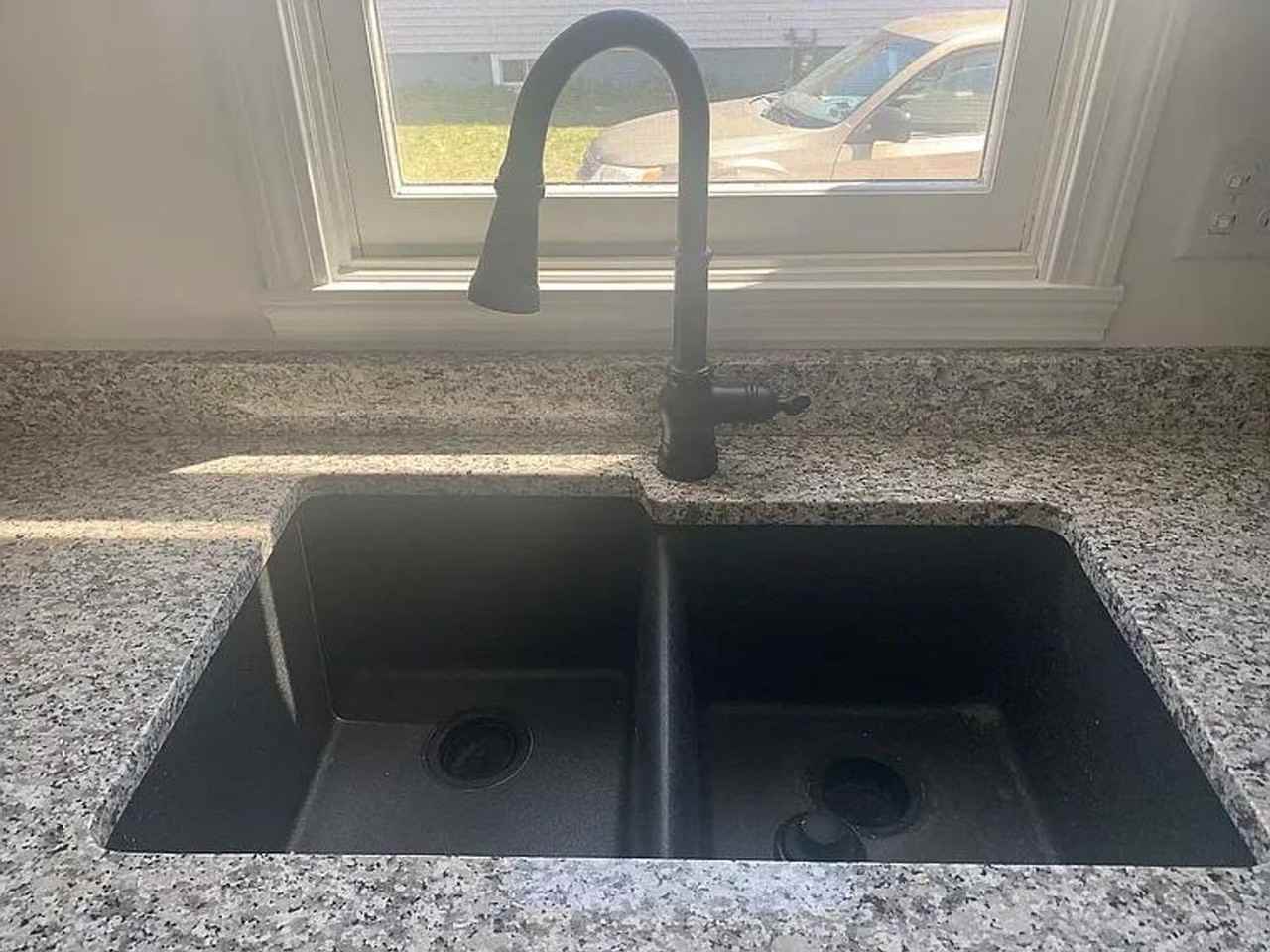 37 West St - Photo 3 of 12