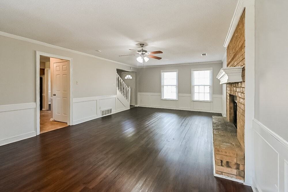 7363 Richmond Rd - Photo 5 of 17