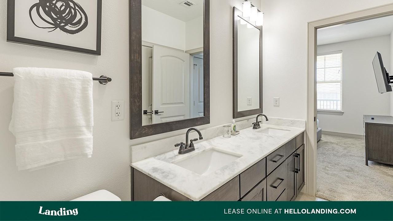 3235 Heritage Trail - Photo 4 of 50