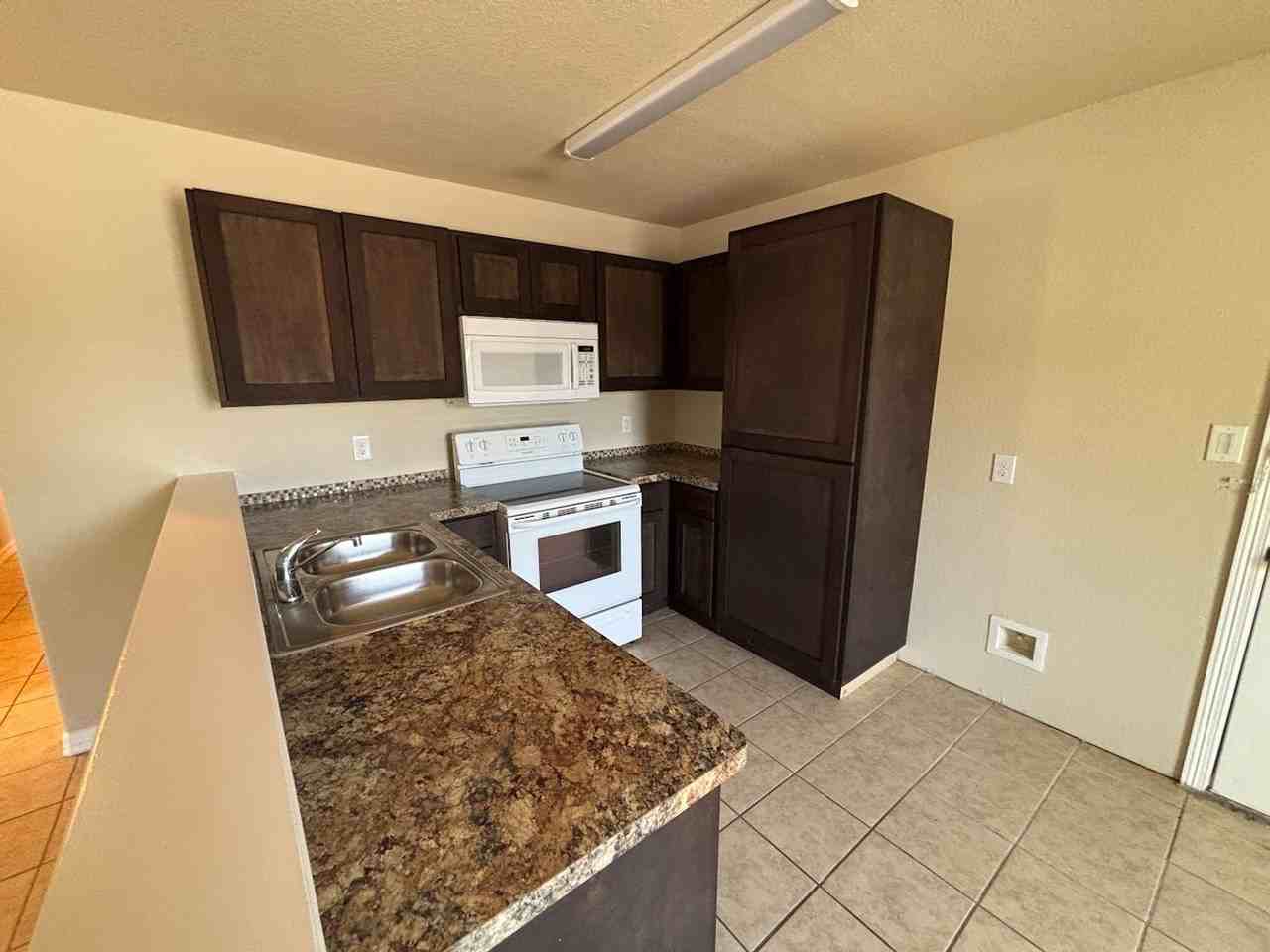 106 Carranza St - Photo 2 of 14