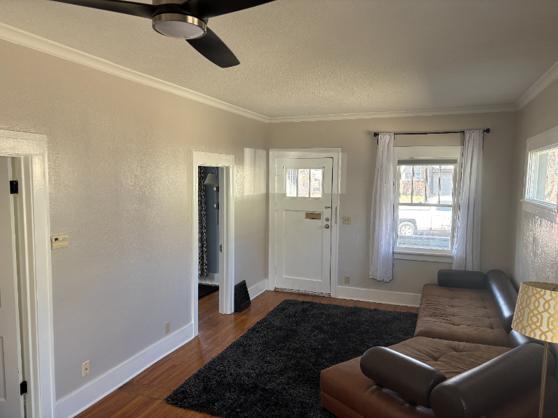 1317 W 13th St - Photo 2 of 16