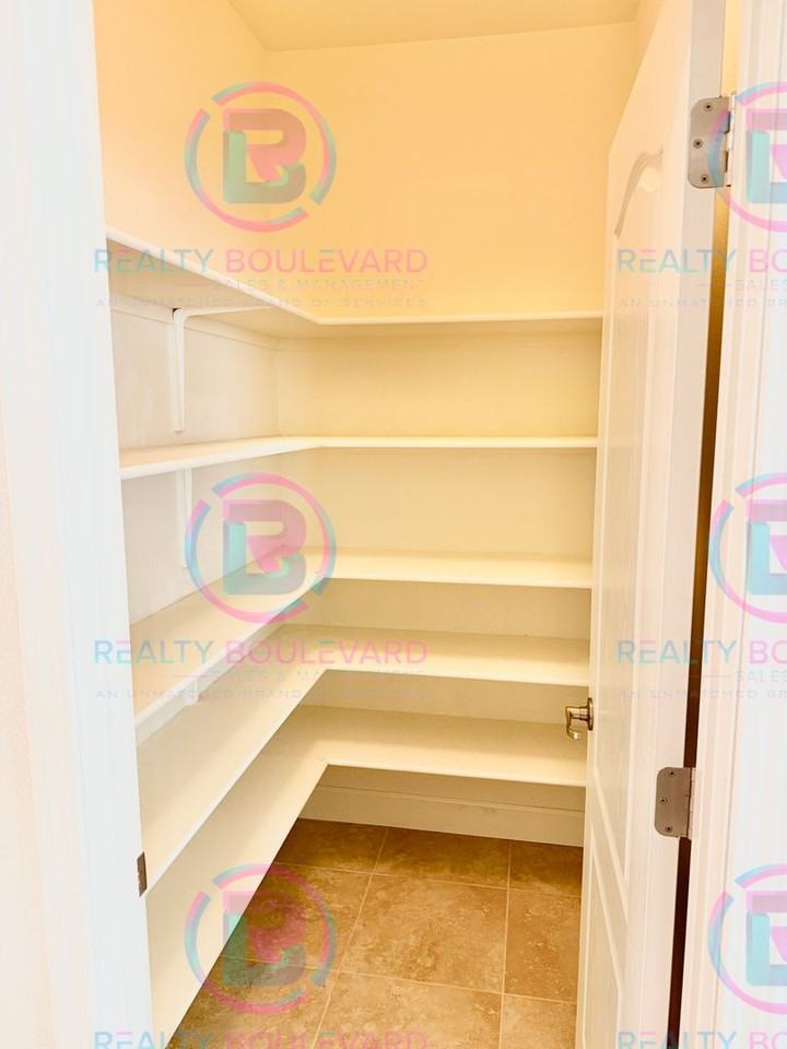 7280 Quill Dr - Photo 4 of 24