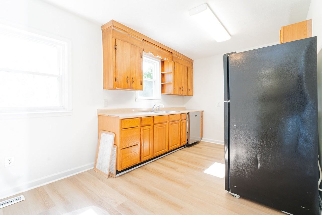 391 Main St - Photo 2 of 13