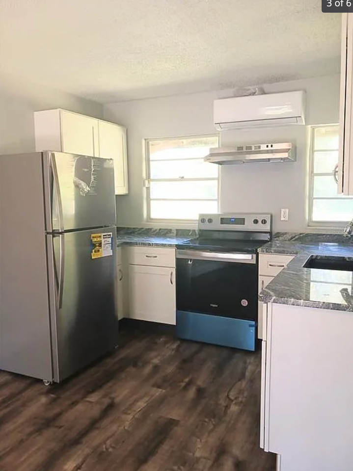 16220 Wallace St - Photo 2 of 6