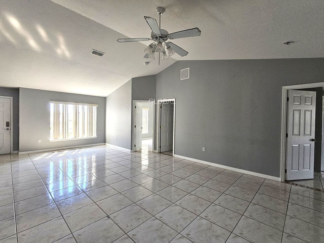 3 Sawfish Ct - Photo 4 of 11