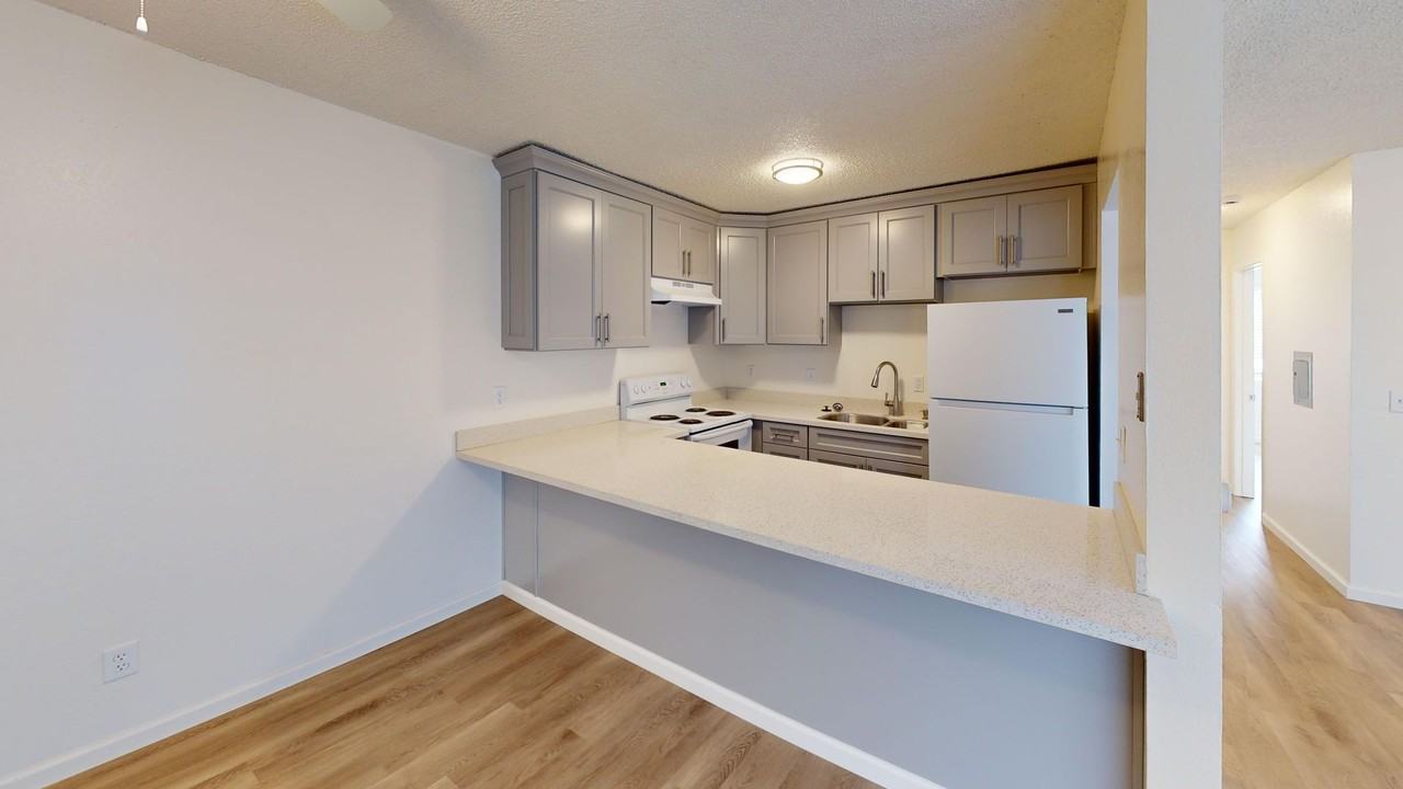 Garden Court Apartments - Photo 5 of 14