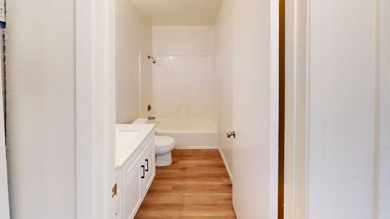 Garden Court Apartments - Photo 7 of 14