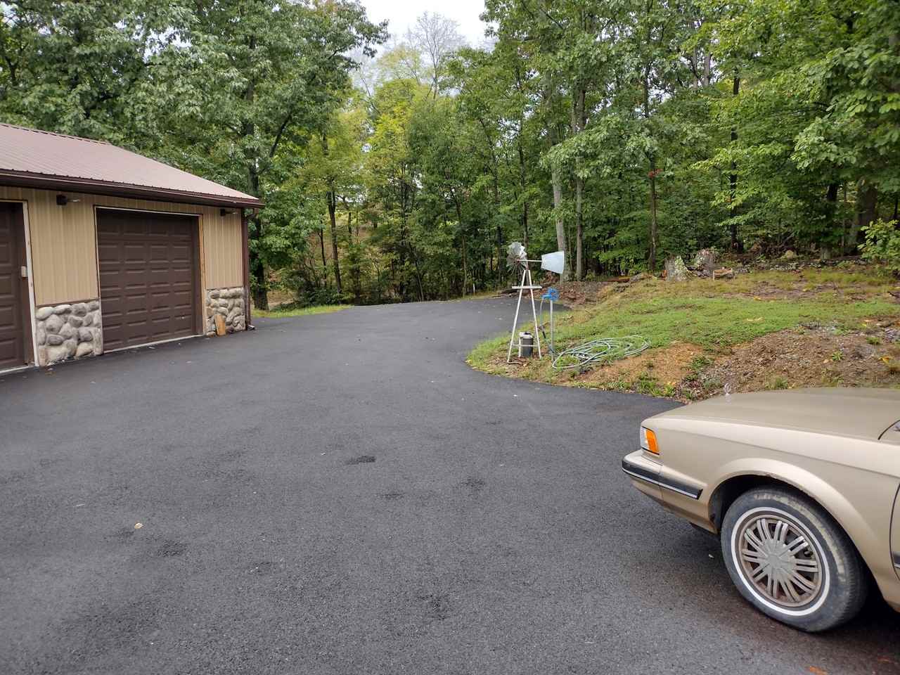 170 Daffy Ln #NA - Photo 2 of 2