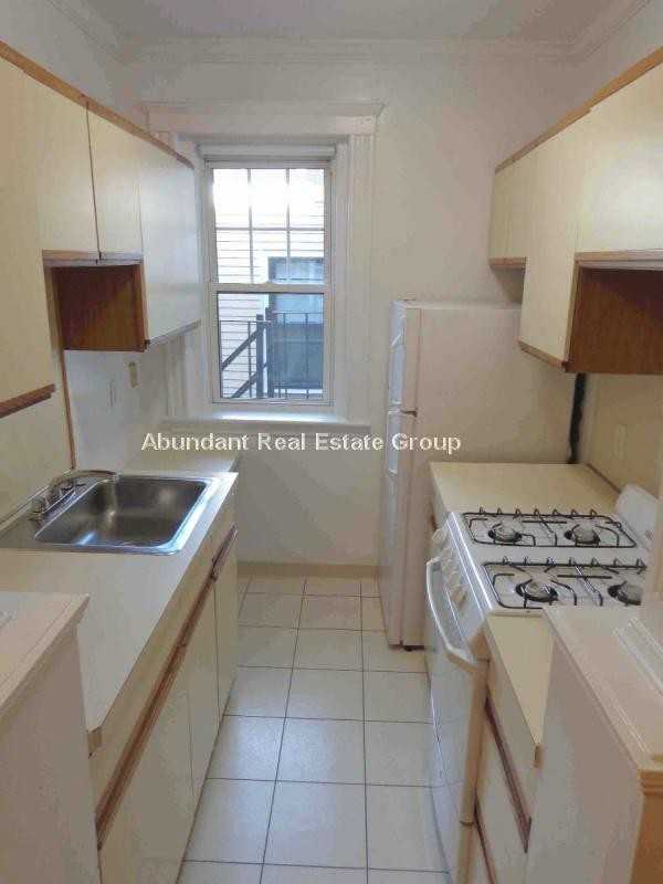 21 Wendell St #12