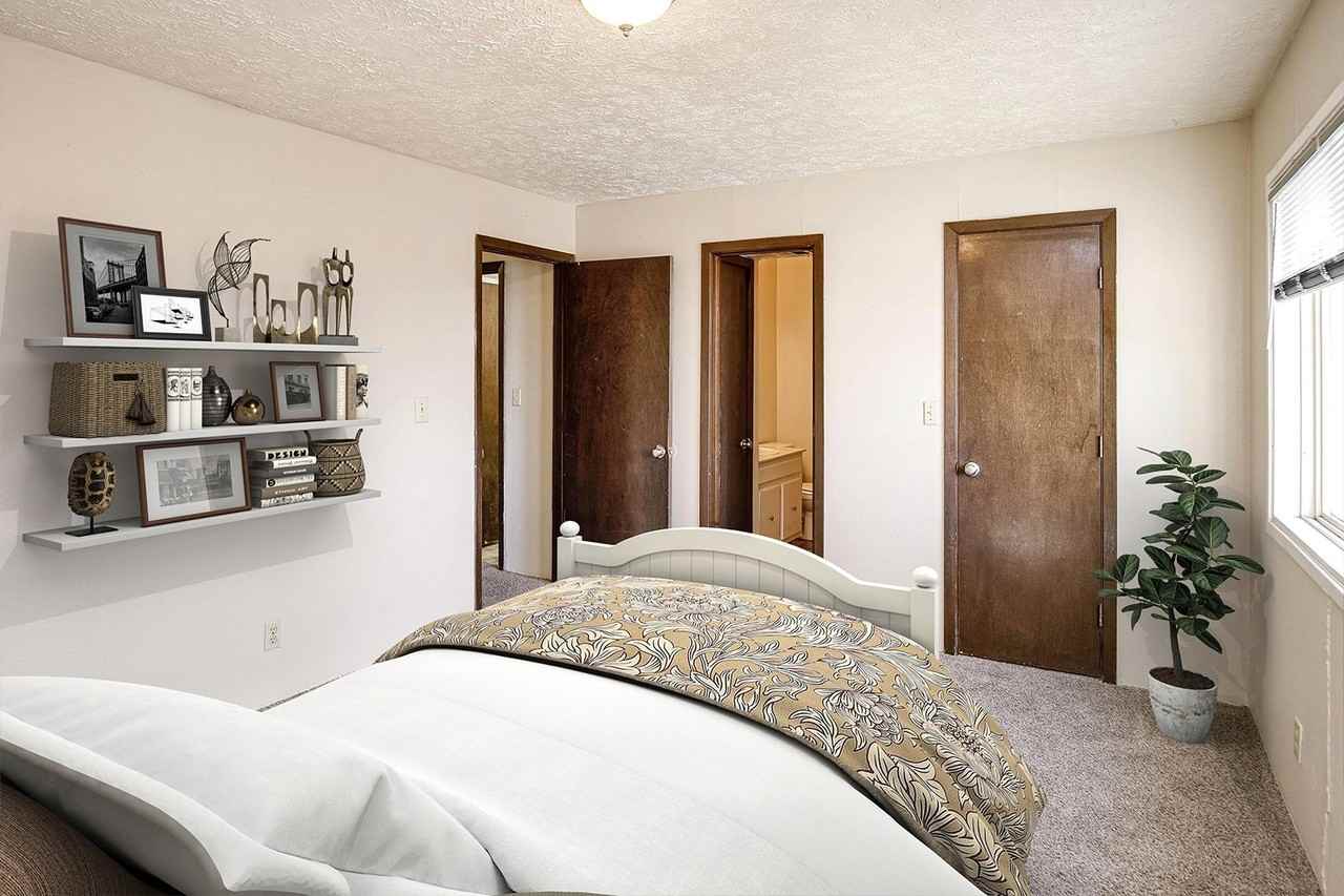 Tara Heights - Photo 7 of 33