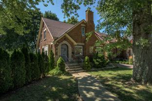 525 Grosvenor Street - Photo 1 of 1