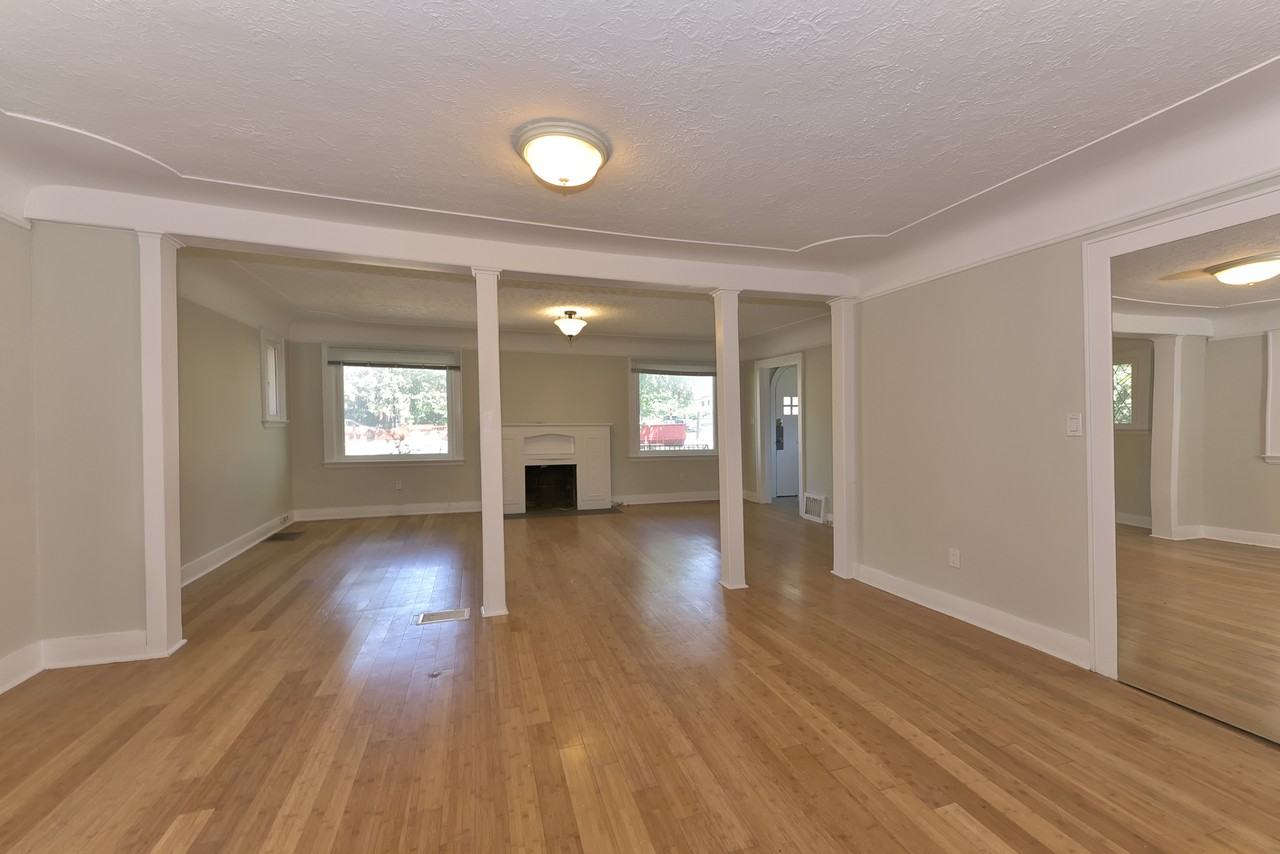 525 Grosvenor Street - Photo 7 of 42