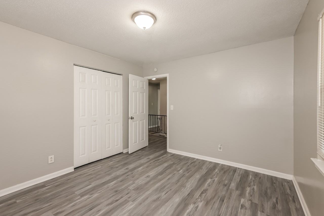 626 Hickory Ct - Photo 7 of 15