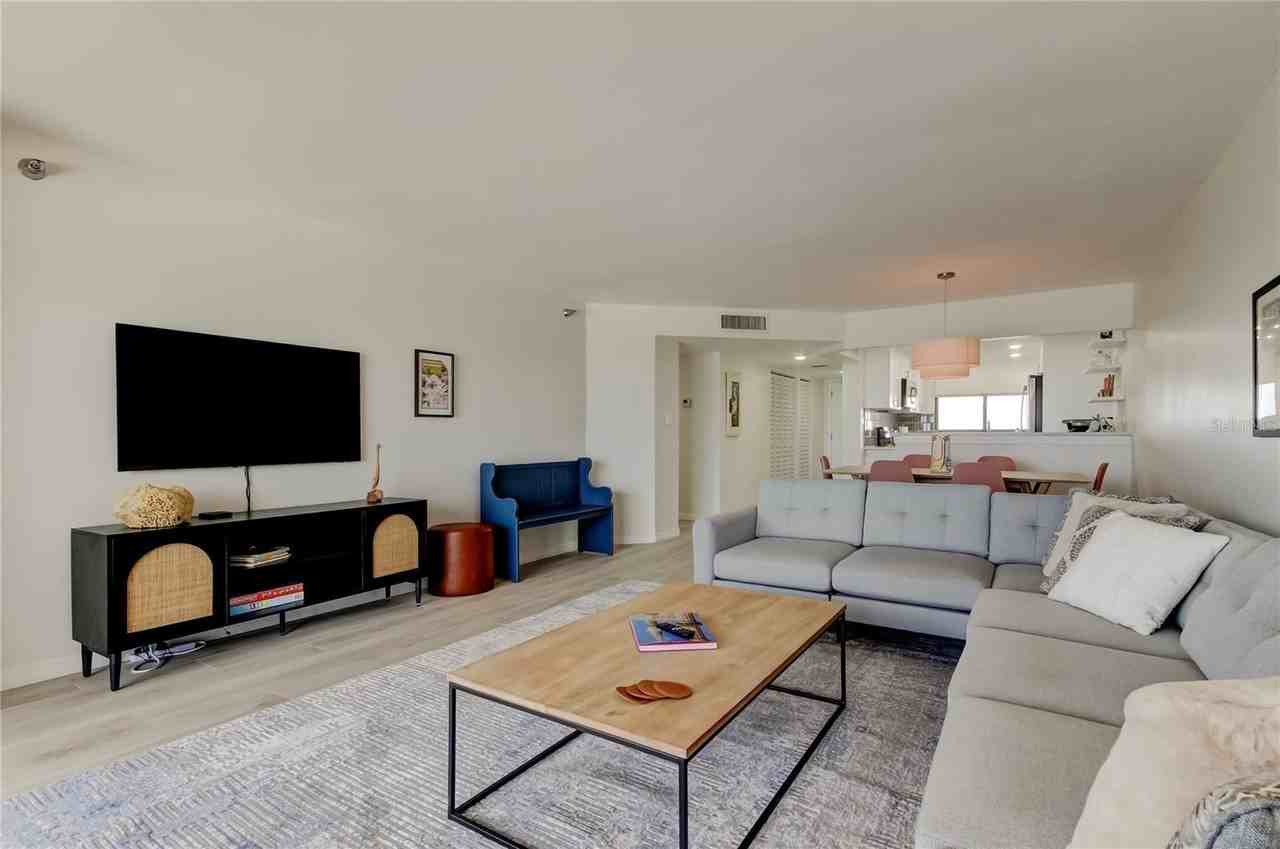 1290 Gulf Blvd #1102 - Photo 7 of 50