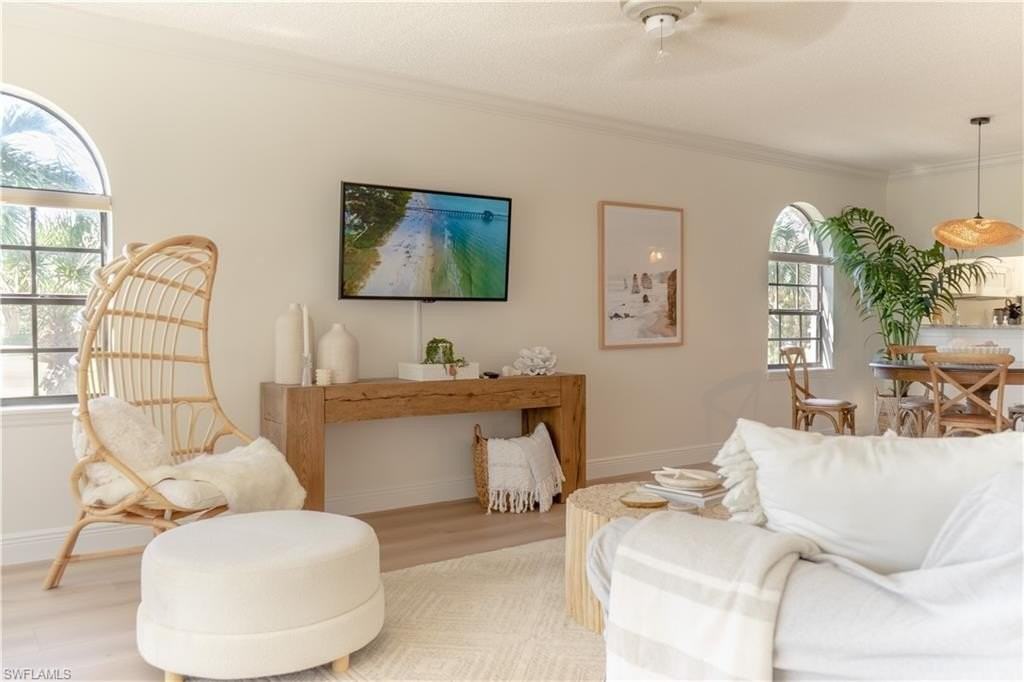 265 Deerwood Cir #10 - Photo 5 of 38