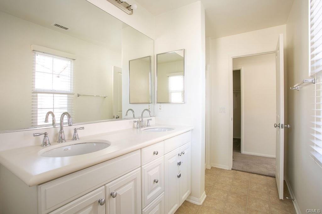 50 Duet - Photo 2 of 8