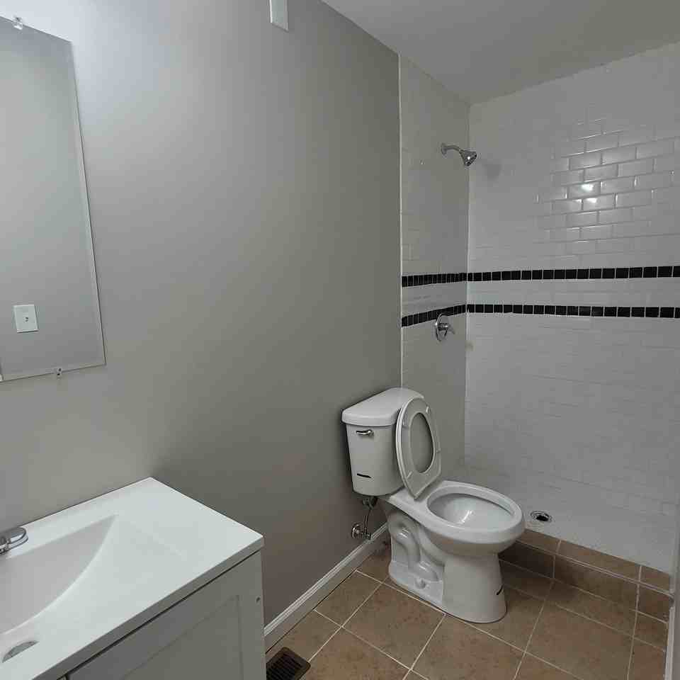 North Luzerne Avenue - Photo 4 of 13