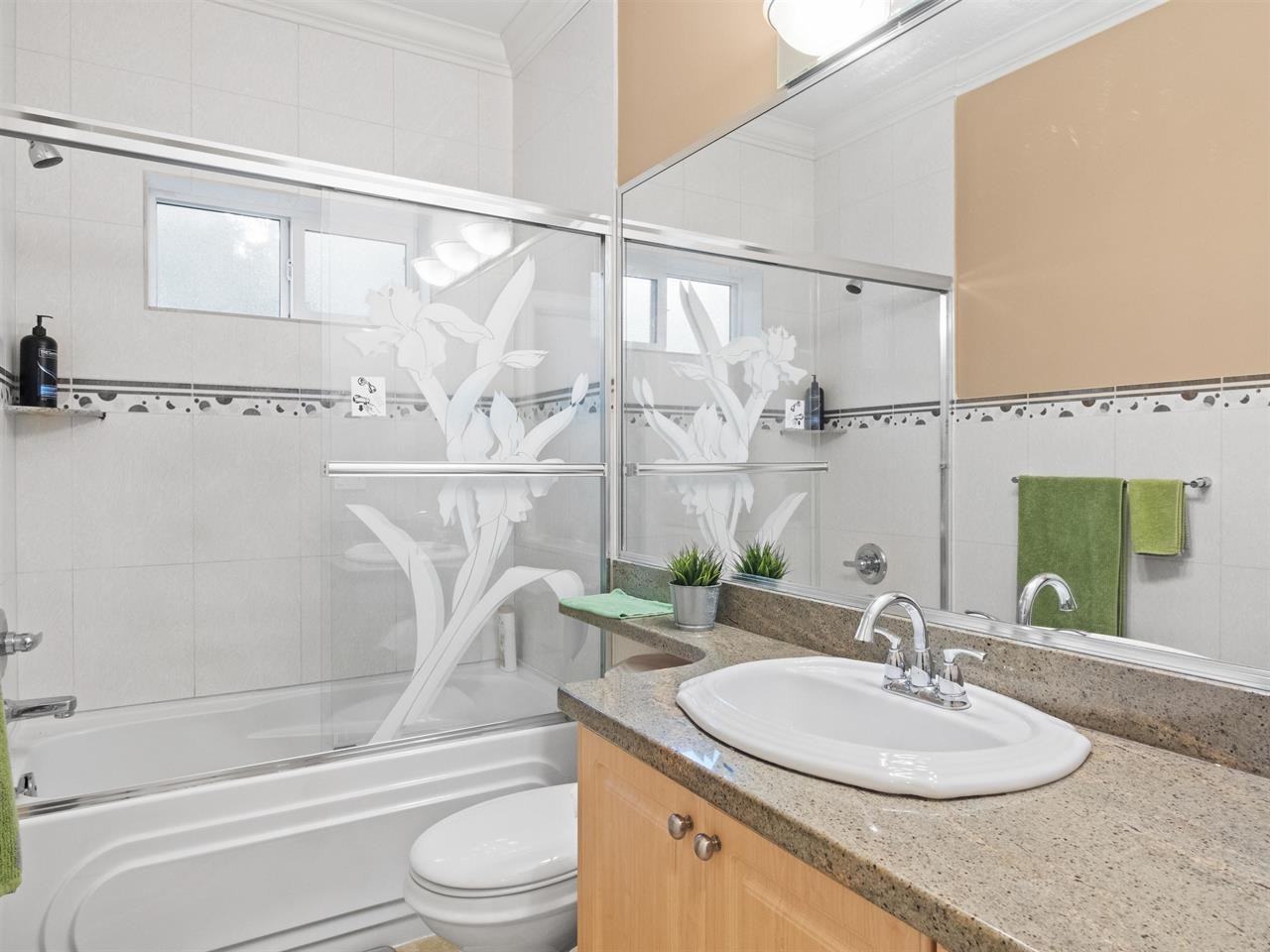 Ash St & Granville Ave ##3Br - Photo 6 of 9